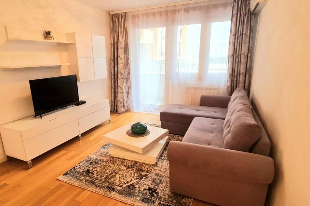 Apartament Stylish New Parking 5e Per Day