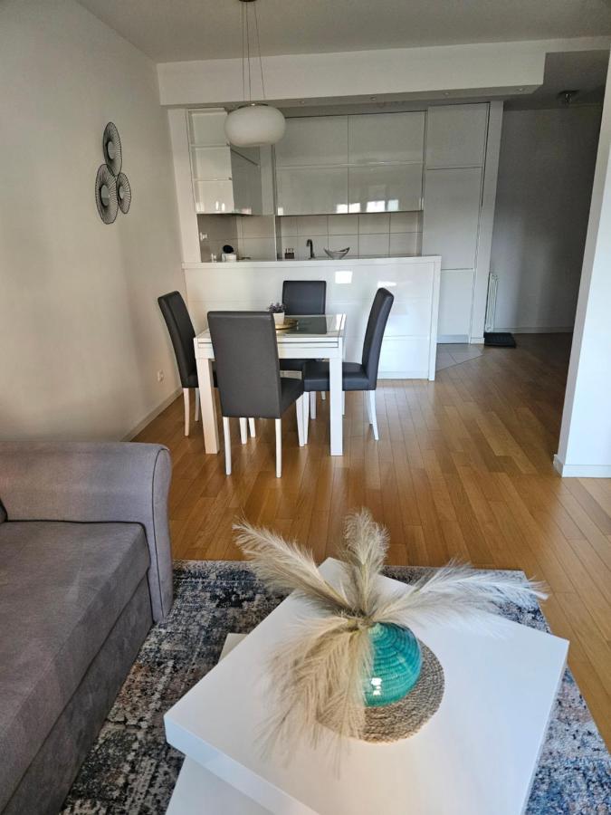 Stylish New Parking 5e Per Day Apartament Belgrad